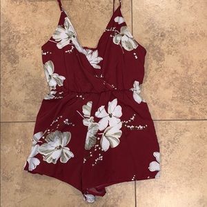 Floral red romper 💄💋⛑🧣🌹🍎🍒